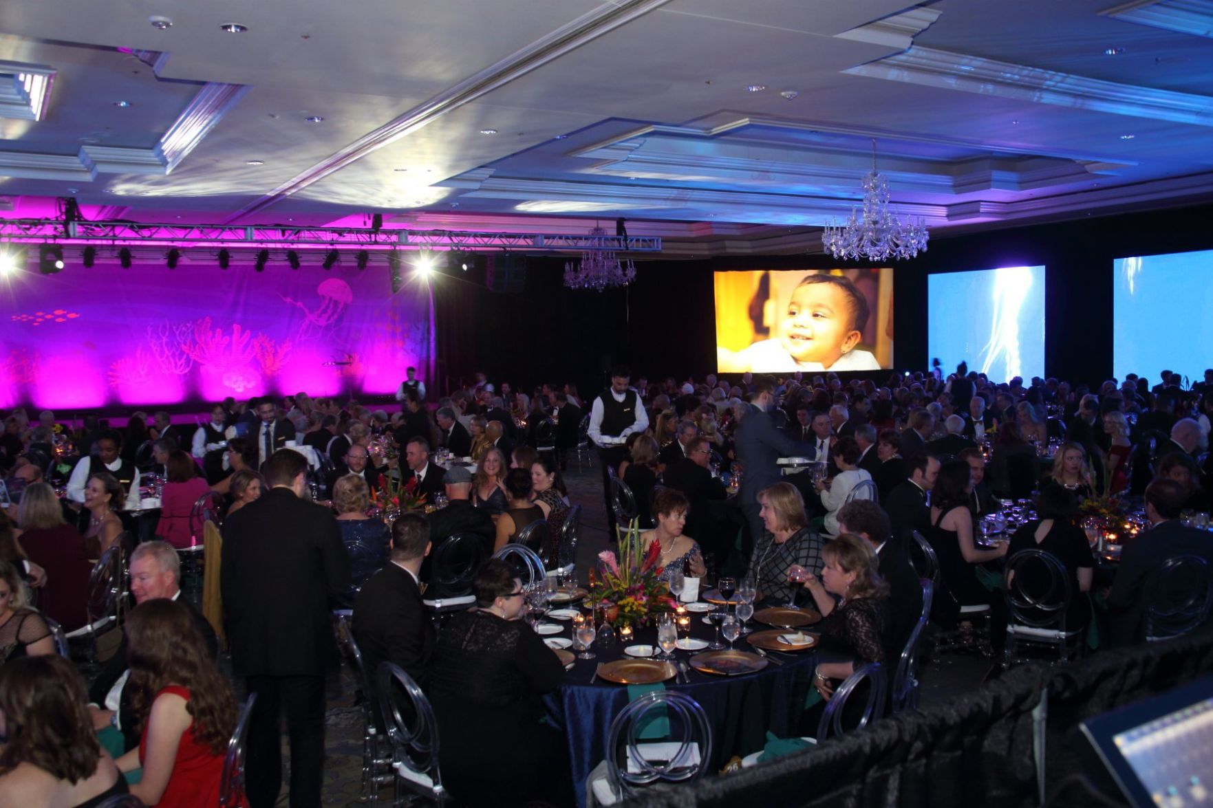 111718GlennonGlow_53.JPG